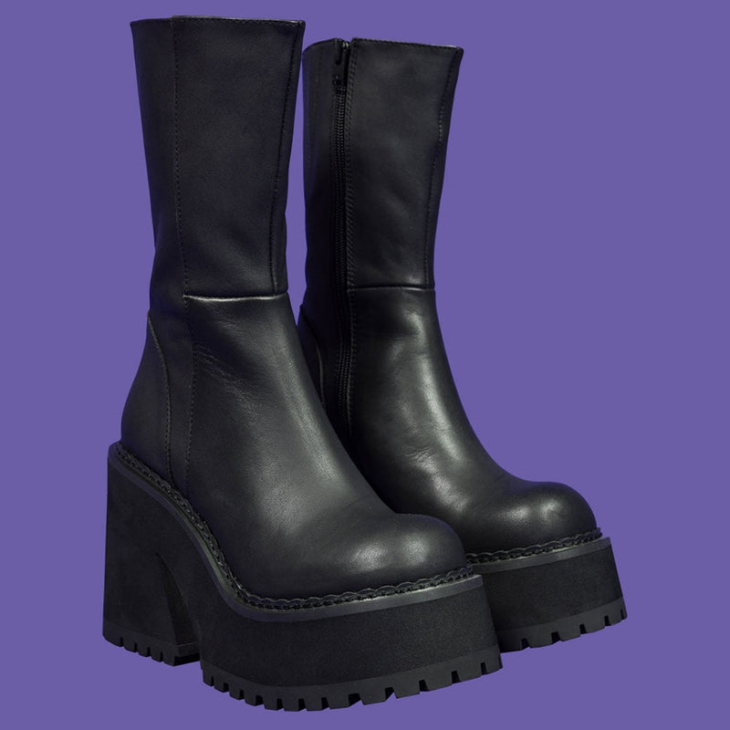 Botas feminina Wanda, (Estilo e sensualidade)