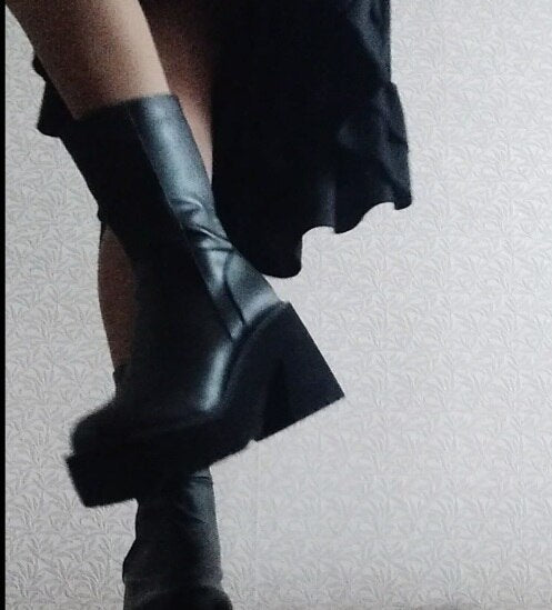 Botas feminina Wanda, (Estilo e sensualidade)